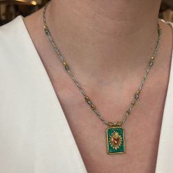 Collier scapulaire vert foncé coeur