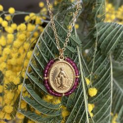 Palas Collier médaille Santa Maria Grenat