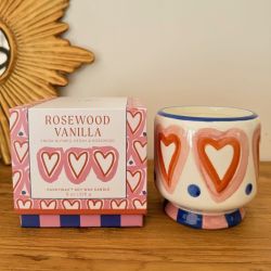 Bougie Parfumée Adopo "Coeurs" peinte à la main - Vanille et Bois de rose