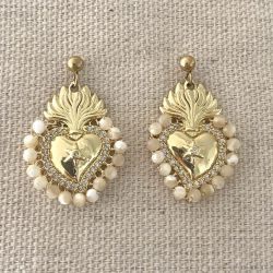 Boucles d'oreilles Coeur sacré beige rosé