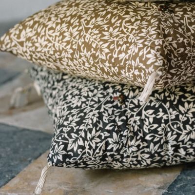 Coussin Boncoeurs Rameau kaki - 40x60cm - broderie coeur