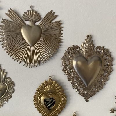 Ex voto coeur Maria grand argenté à côté du coeur sacré 