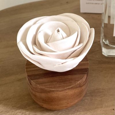 Diffuseur de parfum d'ambiance : rose en céramiqueseur
